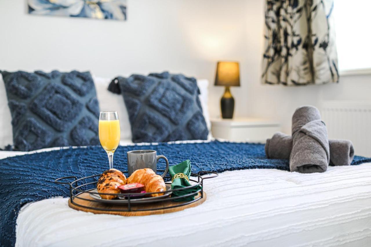 Wolverhampton - Amazing 3 Bedroom, Sleeps 6, Wi-Fi - Jrr Stays المظهر الخارجي الصورة