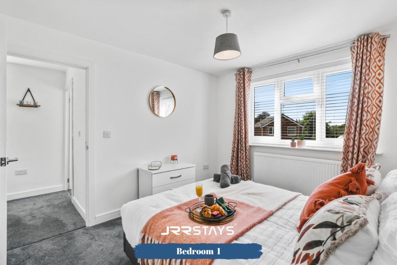 Wolverhampton - Amazing 3 Bedroom, Sleeps 6, Wi-Fi - Jrr Stays المظهر الخارجي الصورة