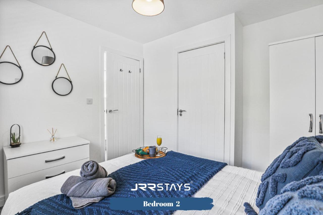 Wolverhampton - Amazing 3 Bedroom, Sleeps 6, Wi-Fi - Jrr Stays المظهر الخارجي الصورة