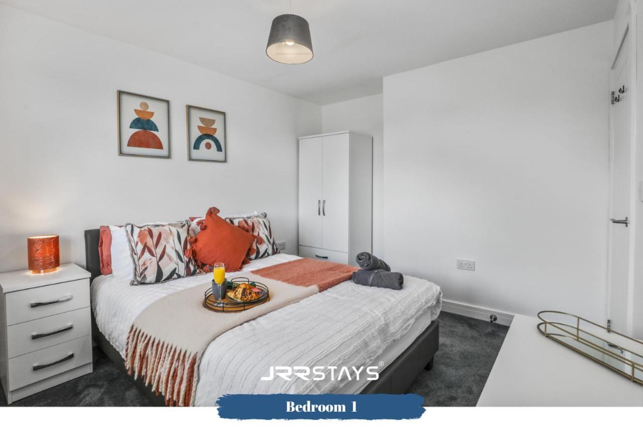 Wolverhampton - Amazing 3 Bedroom, Sleeps 6, Wi-Fi - Jrr Stays المظهر الخارجي الصورة
