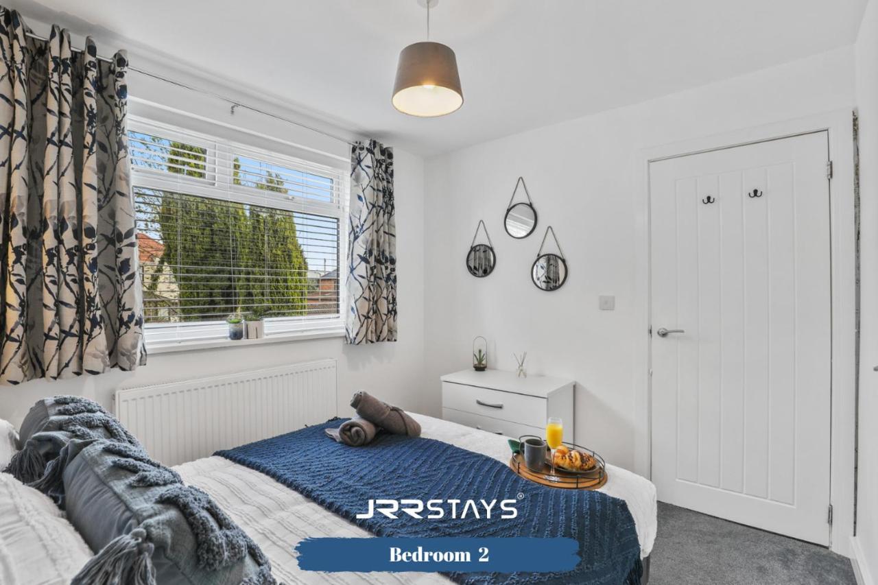 Wolverhampton - Amazing 3 Bedroom, Sleeps 6, Wi-Fi - Jrr Stays المظهر الخارجي الصورة
