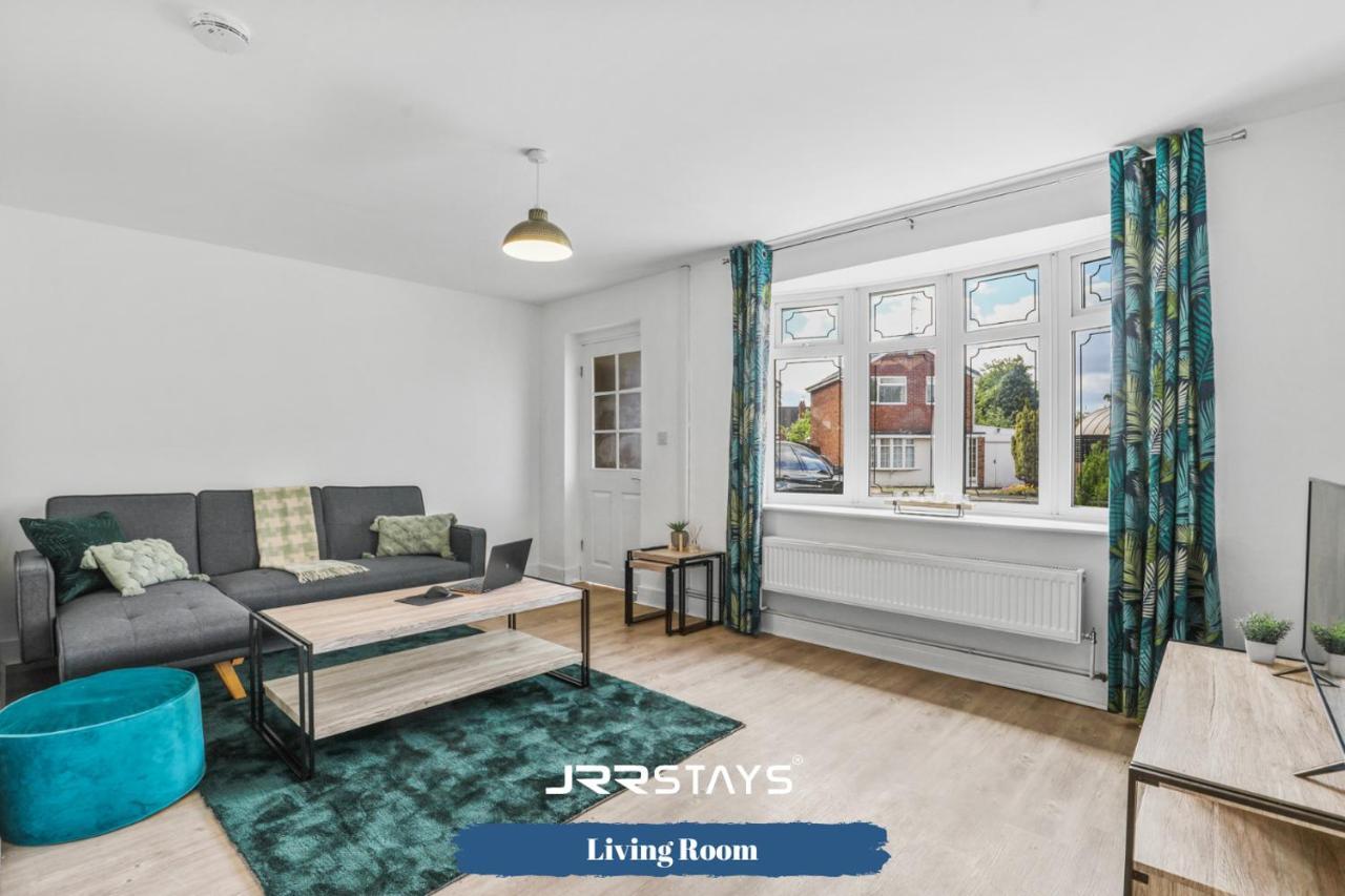Wolverhampton - Amazing 3 Bedroom, Sleeps 6, Wi-Fi - Jrr Stays المظهر الخارجي الصورة