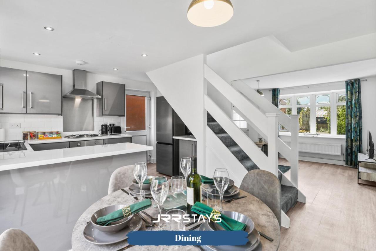 Wolverhampton - Amazing 3 Bedroom, Sleeps 6, Wi-Fi - Jrr Stays المظهر الخارجي الصورة