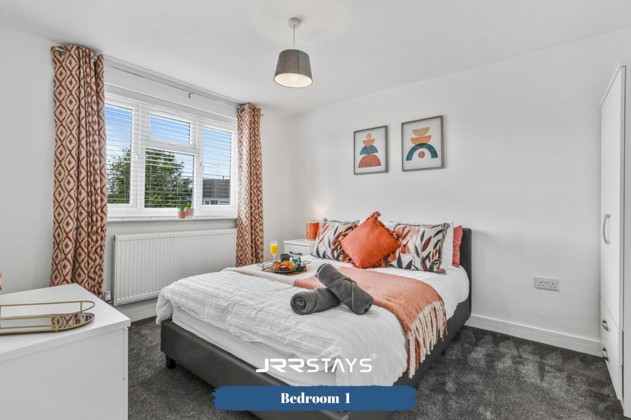 Wolverhampton - Amazing 3 Bedroom, Sleeps 6, Wi-Fi - Jrr Stays المظهر الخارجي الصورة