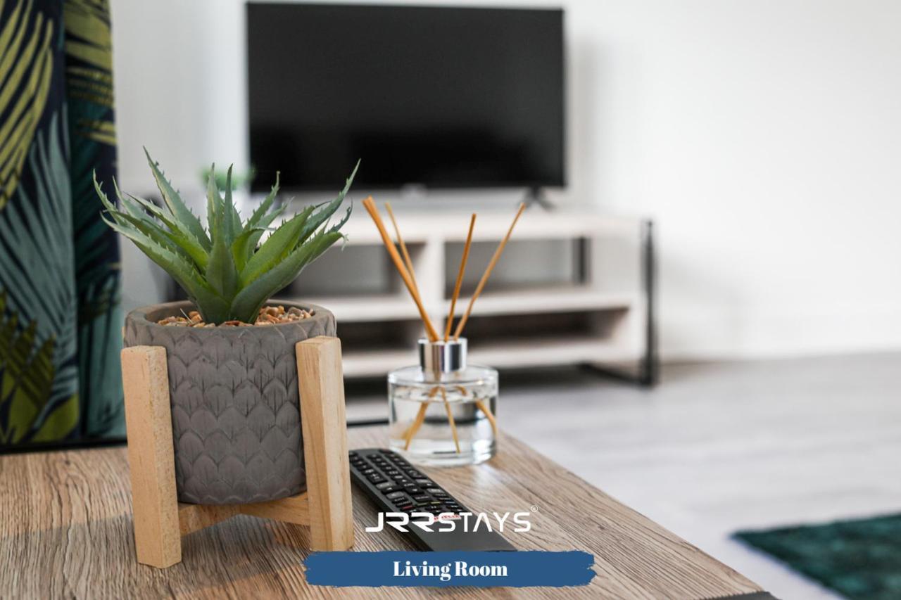 Wolverhampton - Amazing 3 Bedroom, Sleeps 6, Wi-Fi - Jrr Stays المظهر الخارجي الصورة